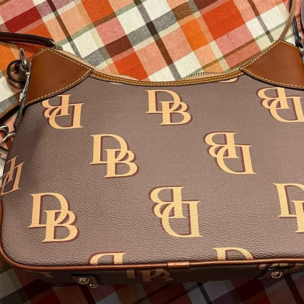 Dooney & Bourke Brown and Tan Logo Pebble Grain Hobo Shoulder Bag NWT - Picture 9 of 9